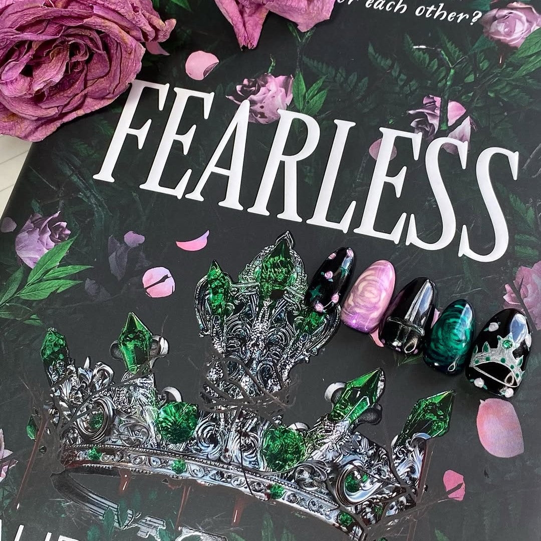 Fearless Emerald Crown Nails | Bookish Press Ons Inspired by L.J. Roberts