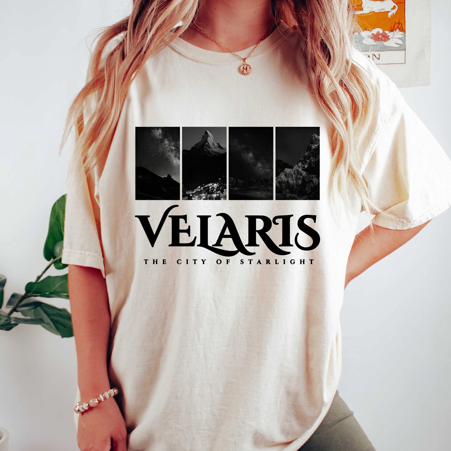 Velaris Monochrome Tee – The City of Starlight