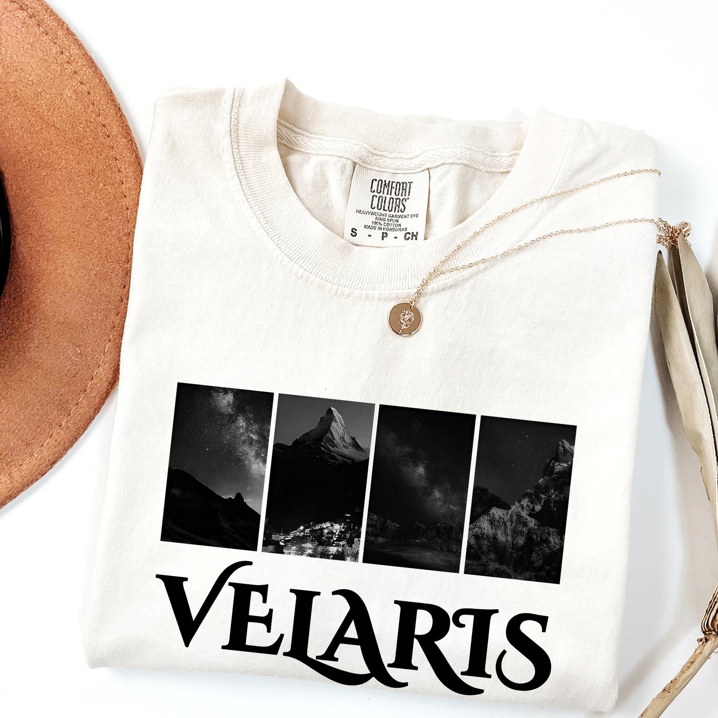 Velaris Monochrome Tee – The City of Starlight