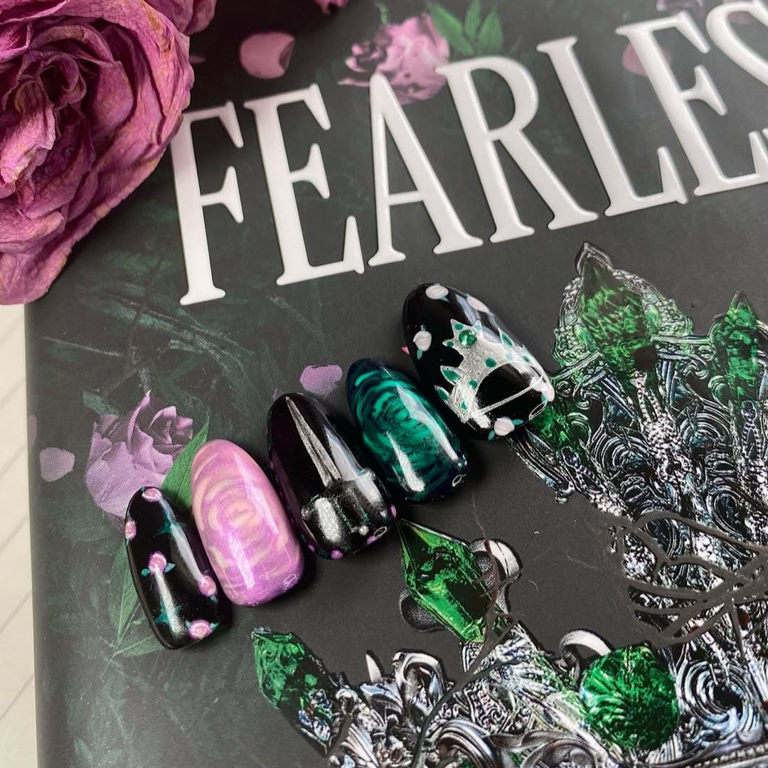 Fearless Emerald Crown Nails | Bookish Press Ons Inspired by L.J. Roberts